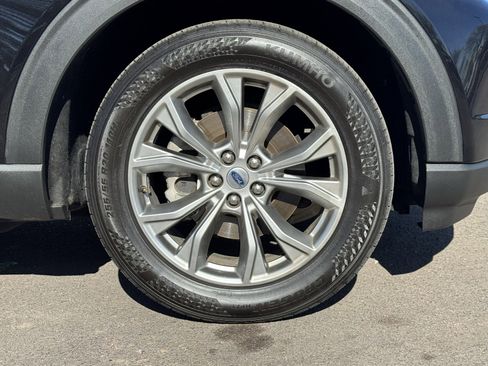 Used 2022 Ford Explorer Limited image 9