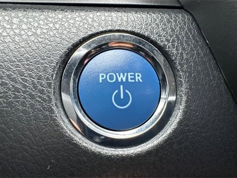 Used 2021 Toyota Camry XLE w/ Navigation Upgrade Package image 35