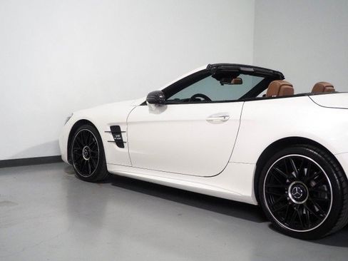 Used 2017 Mercedes-Benz SL 550 image 49