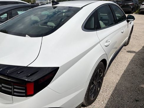 Used 2025 Hyundai Sonata SEL FWD image 9
