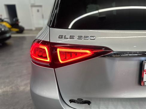 Used 2021 Mercedes-Benz GLE 350 4MATIC w/ Premium Package image 11