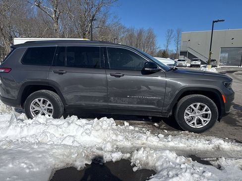 Used 2022 Jeep Grand Cherokee L Limited image 13