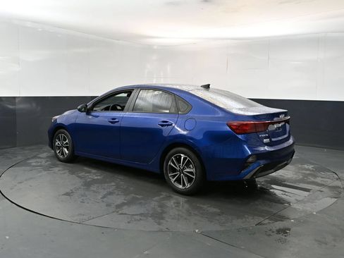 Used 2023 Kia Forte LXS w/ LXS Technology Package FWD image 3