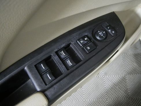 Used 2015 Acura RDX AWD w/ Technology Package image 16