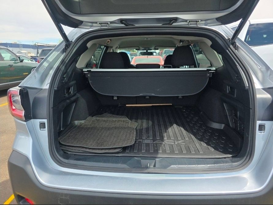 Used 2025 Subaru Outback Premium AWD/4WD image 10