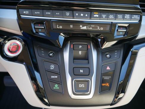 New 2026 Honda Odyssey Touring image 17