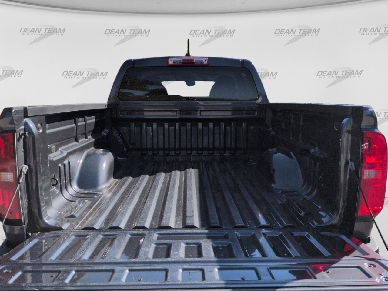 Used 2016 Chevrolet Colorado LT AWD/4WD image 9