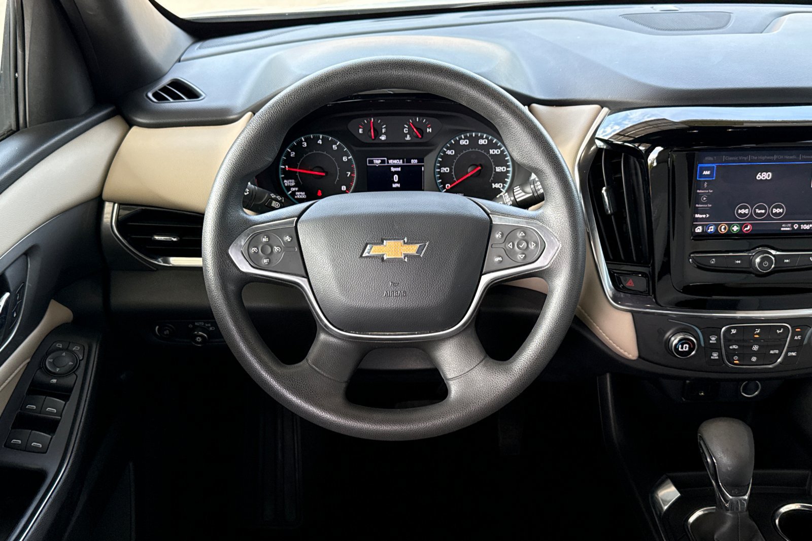 Used 2023 Chevrolet Traverse LS FWD image 22