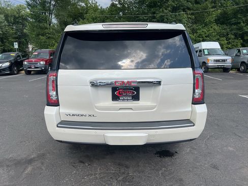 Used 2015 GMC Yukon XL Denali w/ Premium Package image 20