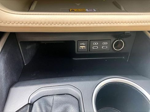 Used 2023 Toyota Highlander XLE AWD/4WD image 28