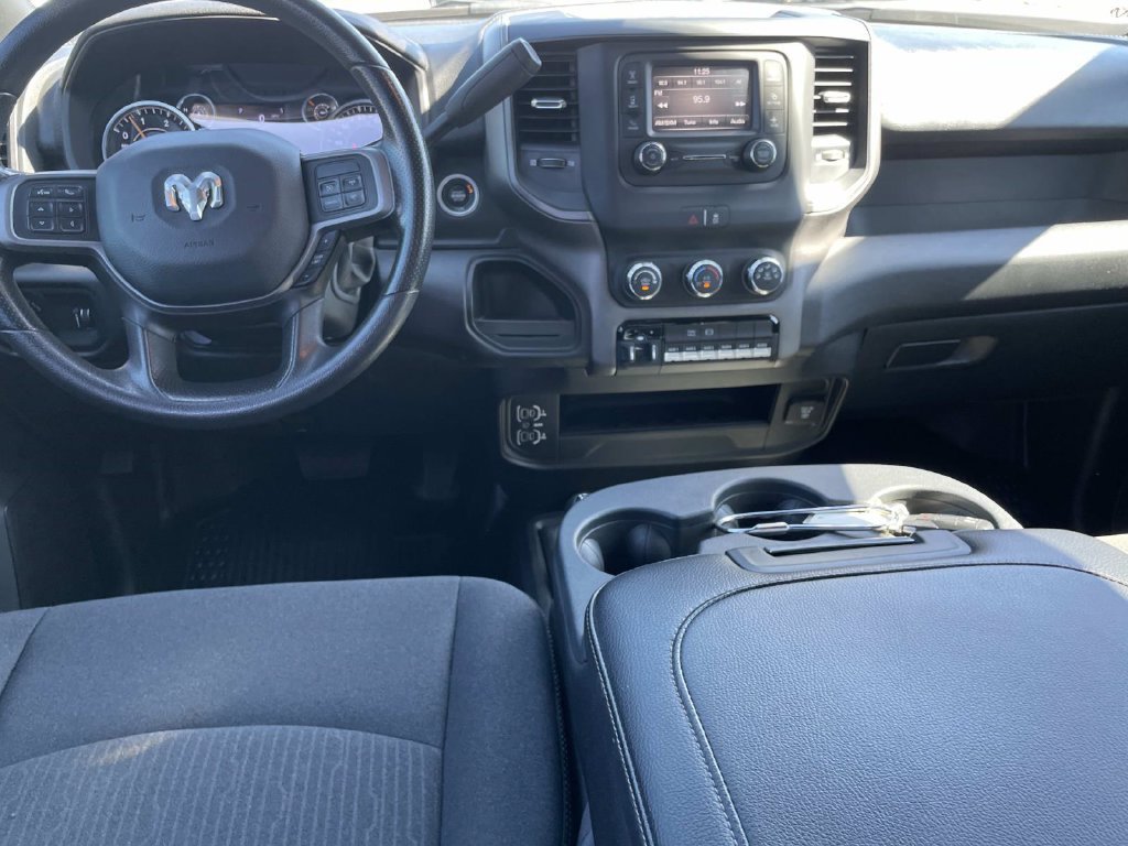 Used 2022 RAM 3500 Tradesman w/ Chrome Appearance Group AWD/4WD image 9