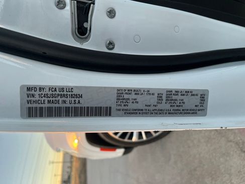 Used 2024 Jeep Grand Wagoneer L Series III image 42