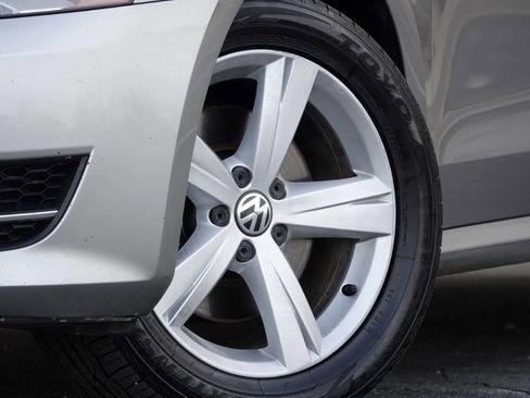 Used 2012 Volkswagen Passat TDI SE FWD image 10