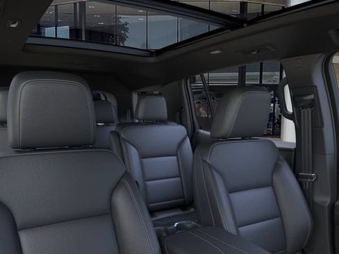 New 2026 Chevrolet Traverse LT w/ Sun and Wheel Package FWD image 24