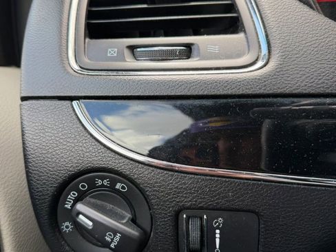 Used 2017 Dodge Grand Caravan SXT image 28