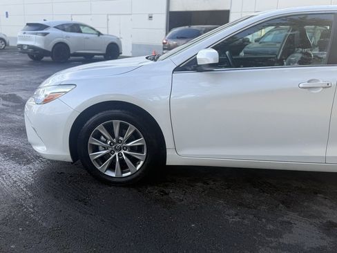 Used 2015 Toyota Camry XLE image 5