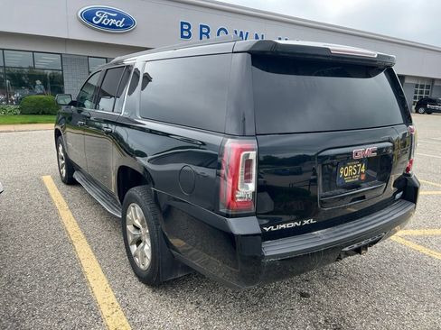 Used 2016 GMC Yukon XL SLT w/ Open Road Package AWD/4WD image 3