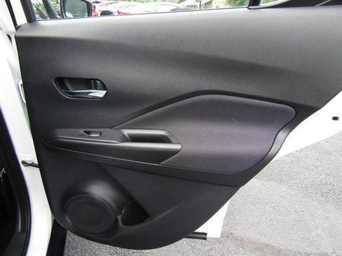 Used 2019 Nissan Kicks SV image 29