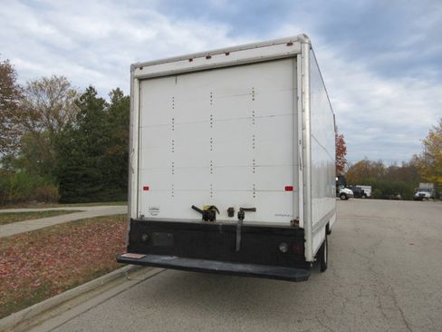 Used 2018 Chevrolet Express 3500 w/ Driver Convenience Package image 10