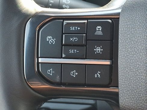 Used 2025 Ford F350 Platinum AWD/4WD image 21