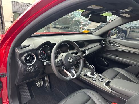 Used 2023 Alfa Romeo Stelvio Ti AWD/4WD image 25