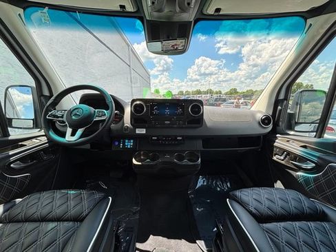 Used 2024 Mercedes-Benz Sprinter 3500 image 20