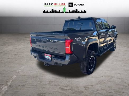 Used 2025 Toyota Tacoma TRD Off-Road AWD/4WD image 6