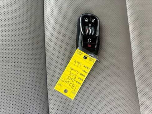 Used 2025 Buick Envista Avenir FWD image 18