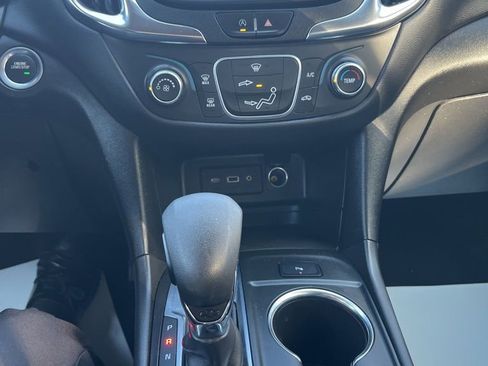 Used 2022 Chevrolet Equinox LT image 23