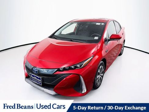 Used 2022 Toyota Prius Prime LE image 3