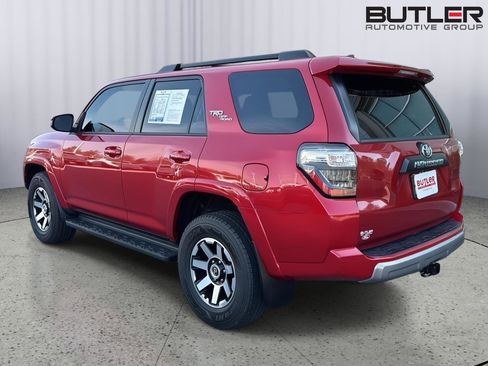 Used 2022 Toyota 4Runner TRD Off-Road image 3