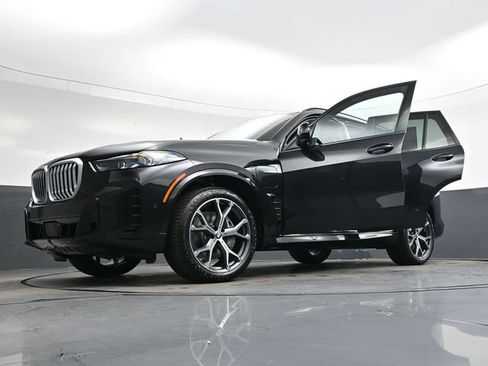 New 2026 BMW X5 xDrive50e w/ M Sport Package AWD/4WD image 40