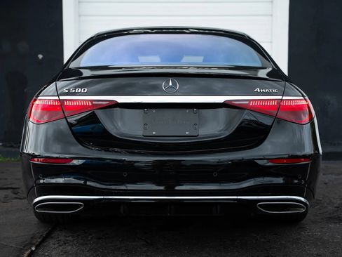 Used 2022 Mercedes-Benz S 580 4MATIC Sedan image 5