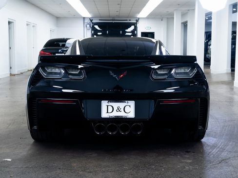 Used 2015 Chevrolet Corvette Z06 w/ 3LZ Preferred Equipment Group image 5