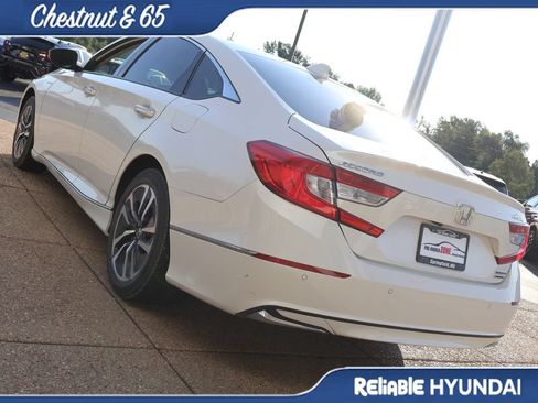 Used 2019 Honda Accord Touring image 4
