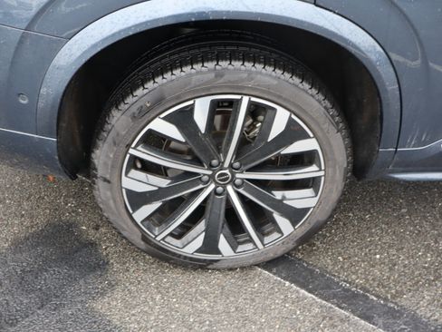 Used 2025 Volvo XC90 B5 Plus image 40