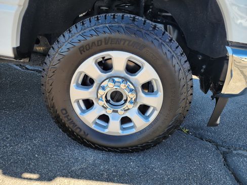 Used 2024 Ford F350 XLT image 12