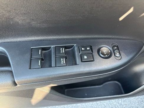 Used 2017 Honda Accord EX-L image 11