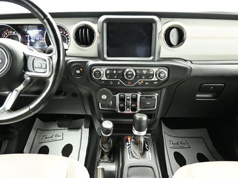 Used 2021 Jeep Gladiator Overland AWD/4WD image 17