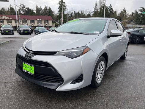 Used 2018 Toyota Corolla LE image 8