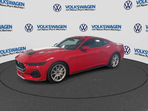 Used 2025 Ford Mustang GT Premium RWD image 4