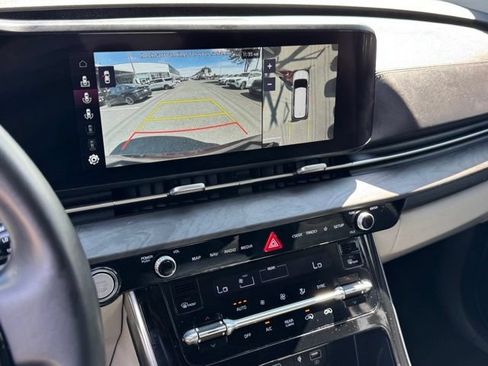 Certified 2023 Kia Carnival SX FWD image 19