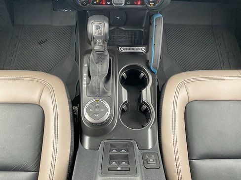 Used 2024 Ford Bronco Wildtrak image 8