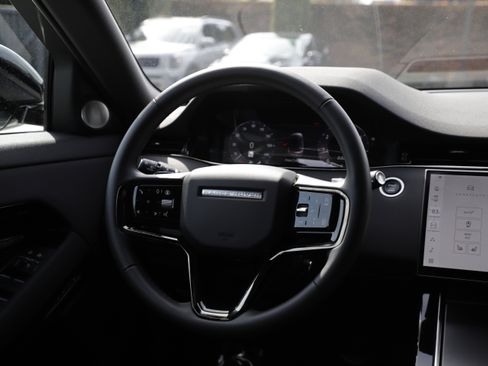 Certified 2025 Land Rover Range Rover Evoque Dynamic SE AWD/4WD image 16