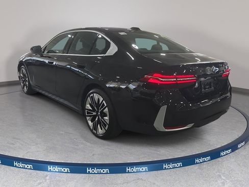 Used 2026 BMW 530i w/ Convenience Package RWD image 8