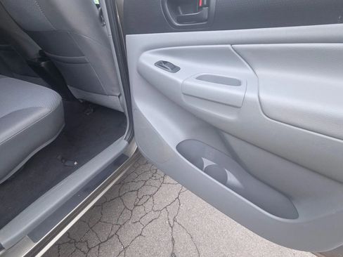 Used 2012 Toyota Tacoma 4x4 Double Cab w/ TRD Sport Pkg image 20