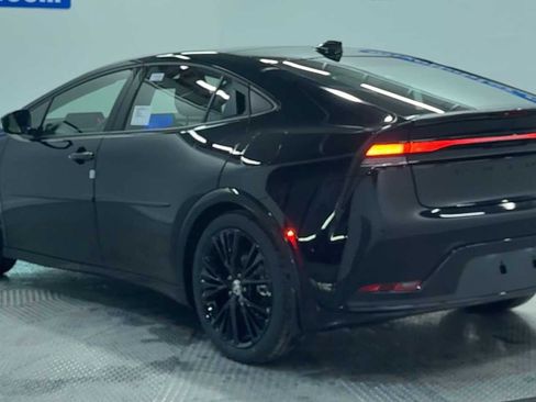 New 2026 Toyota Prius Plug-In Hybrid image 4