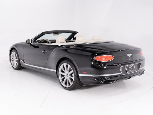 Used 2020 Bentley Continental GT image 3