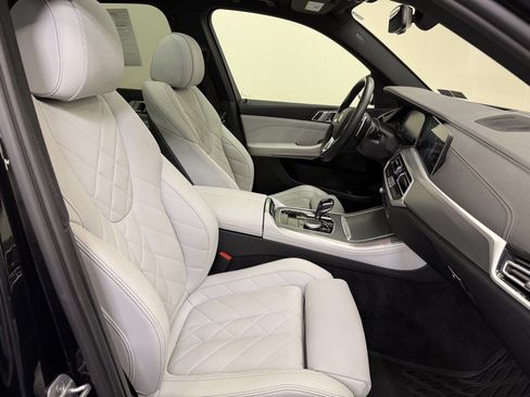 Used 2023 BMW X5 xDrive40i w/ Premium Package AWD/4WD image 11