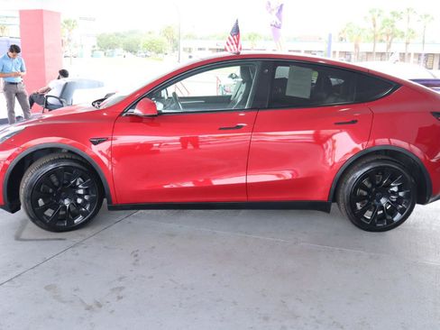 Used 2023 Tesla Model Y Long Range AWD/4WD image 8